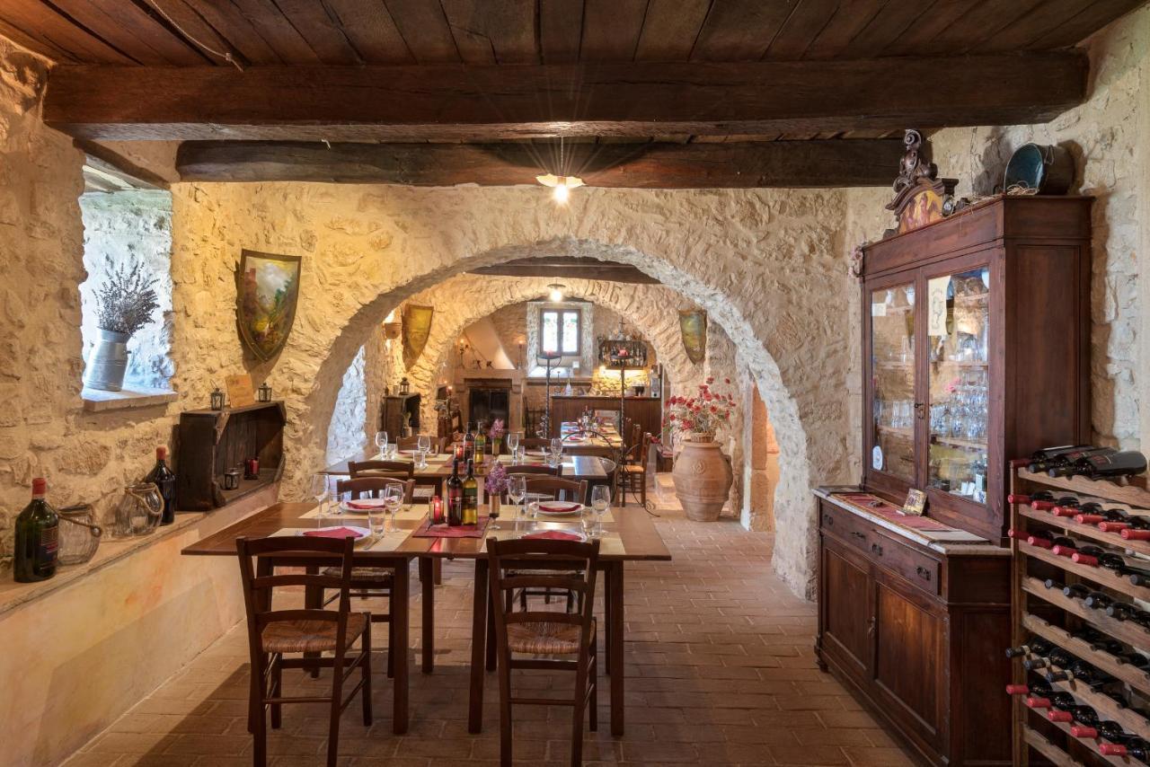 فيلا Castello Di Pupaggi Sellano المظهر الخارجي الصورة