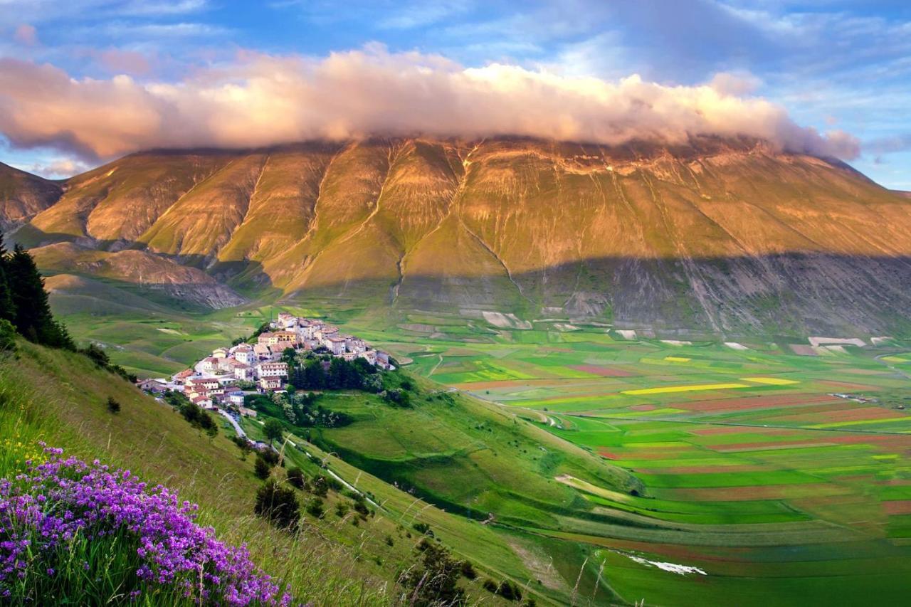 فيلا Castello Di Pupaggi Sellano المظهر الخارجي الصورة