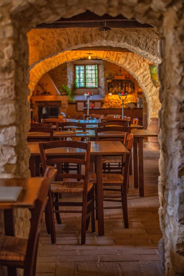 فيلا Castello Di Pupaggi Sellano المظهر الخارجي الصورة